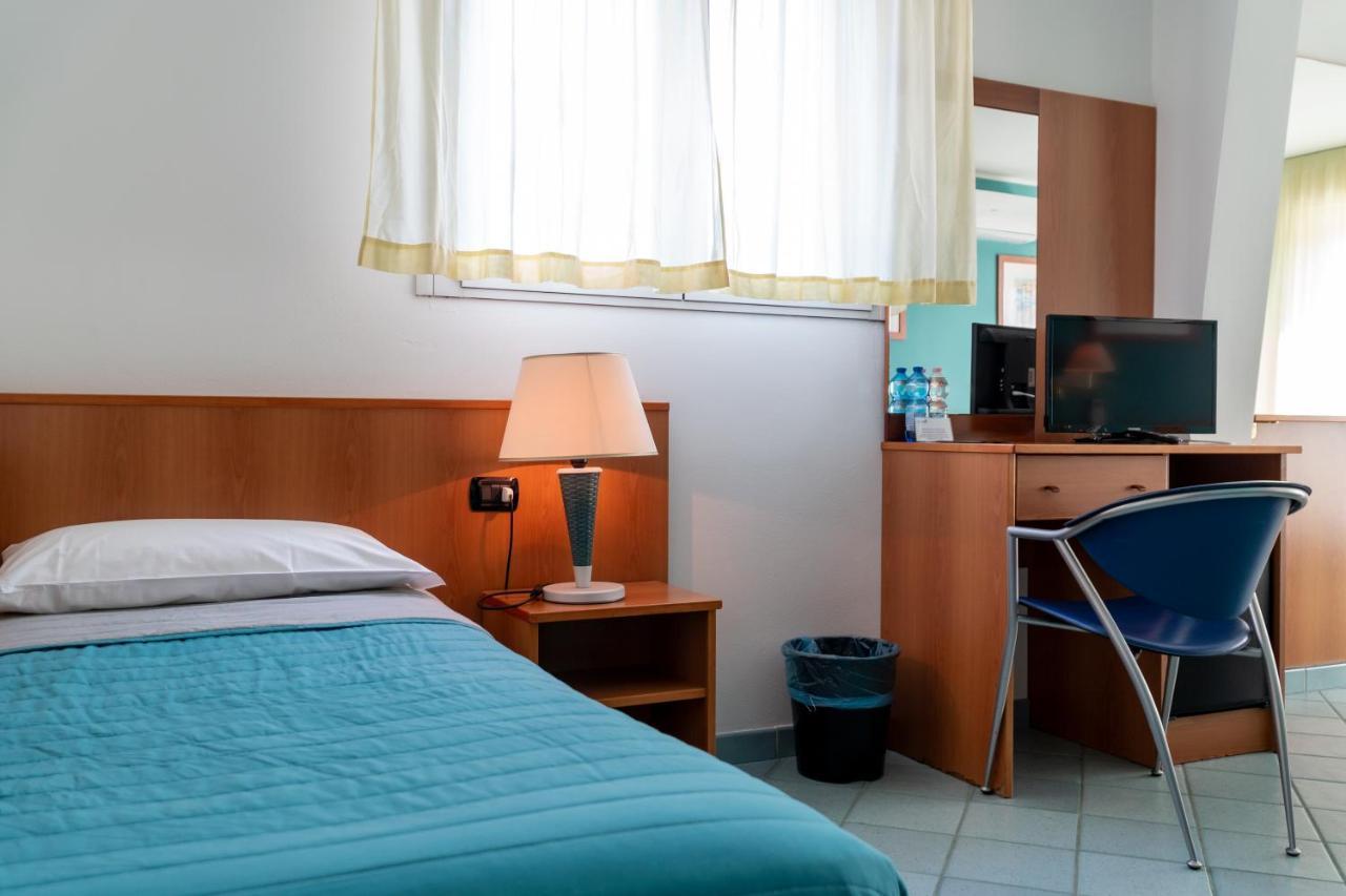 Hotel Alisei 리그나노 사비아도로 외부 사진
